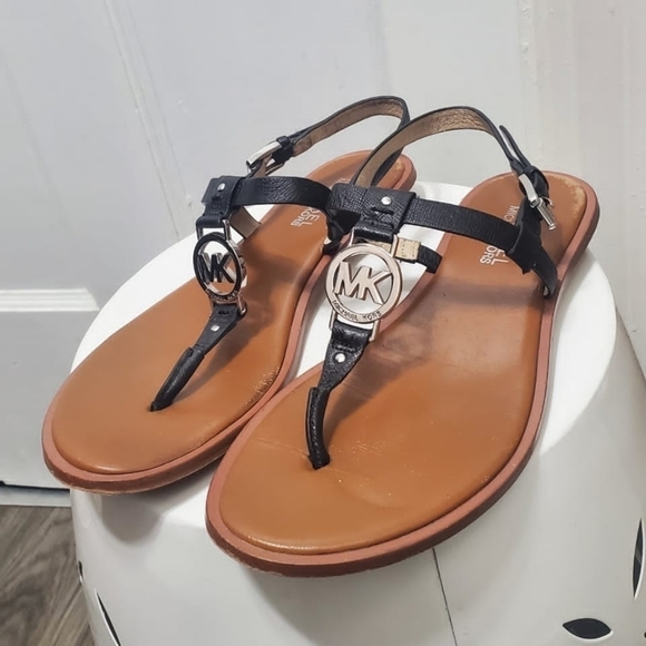 MICHAEL Michael Kors Women's Sondra Leather Thong Sandals Size 6½ 🌴 - Picture 1 of 6